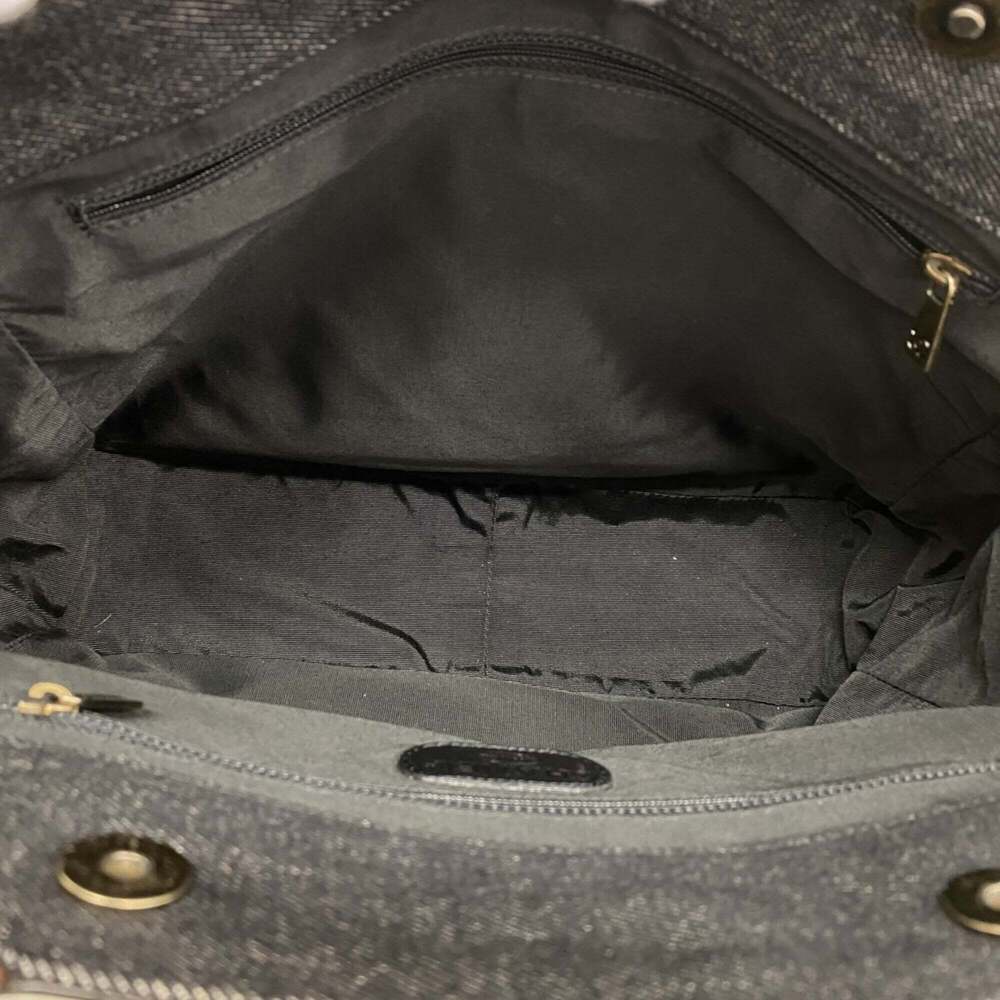CHANEL Black Tote Bag - Picture 4 of 11